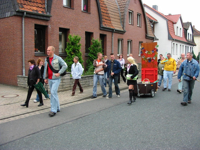 Klinken putzen zum 30. Geburtstag Feuerwehr Lehrte