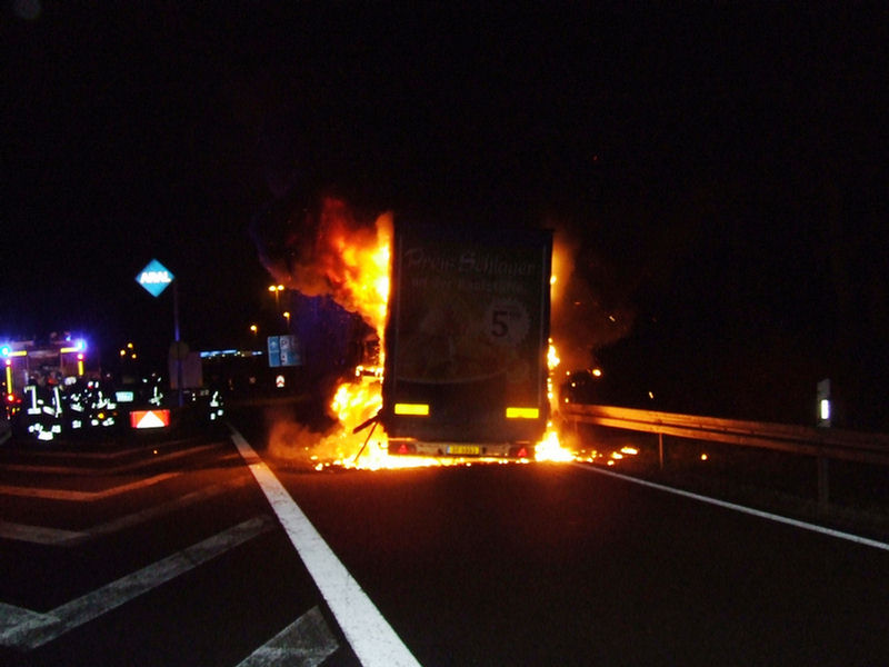 Feuerwehr Lehrte - 2010068 01