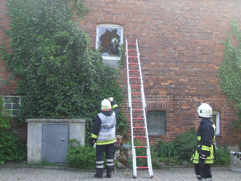 Nr. 090 am 09.05.2010 um 09:48 Uhr 6 Feuerwehr Lehrte - 089 002