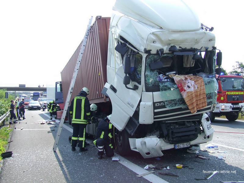Nr. 125 am 29.06.2010 um 09:49 Uhr 6 Feuerwehr Lehrte - 125 004