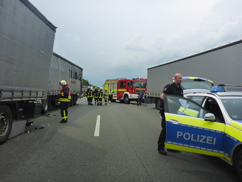 30052017 verkehrsunfall lkw a2 4