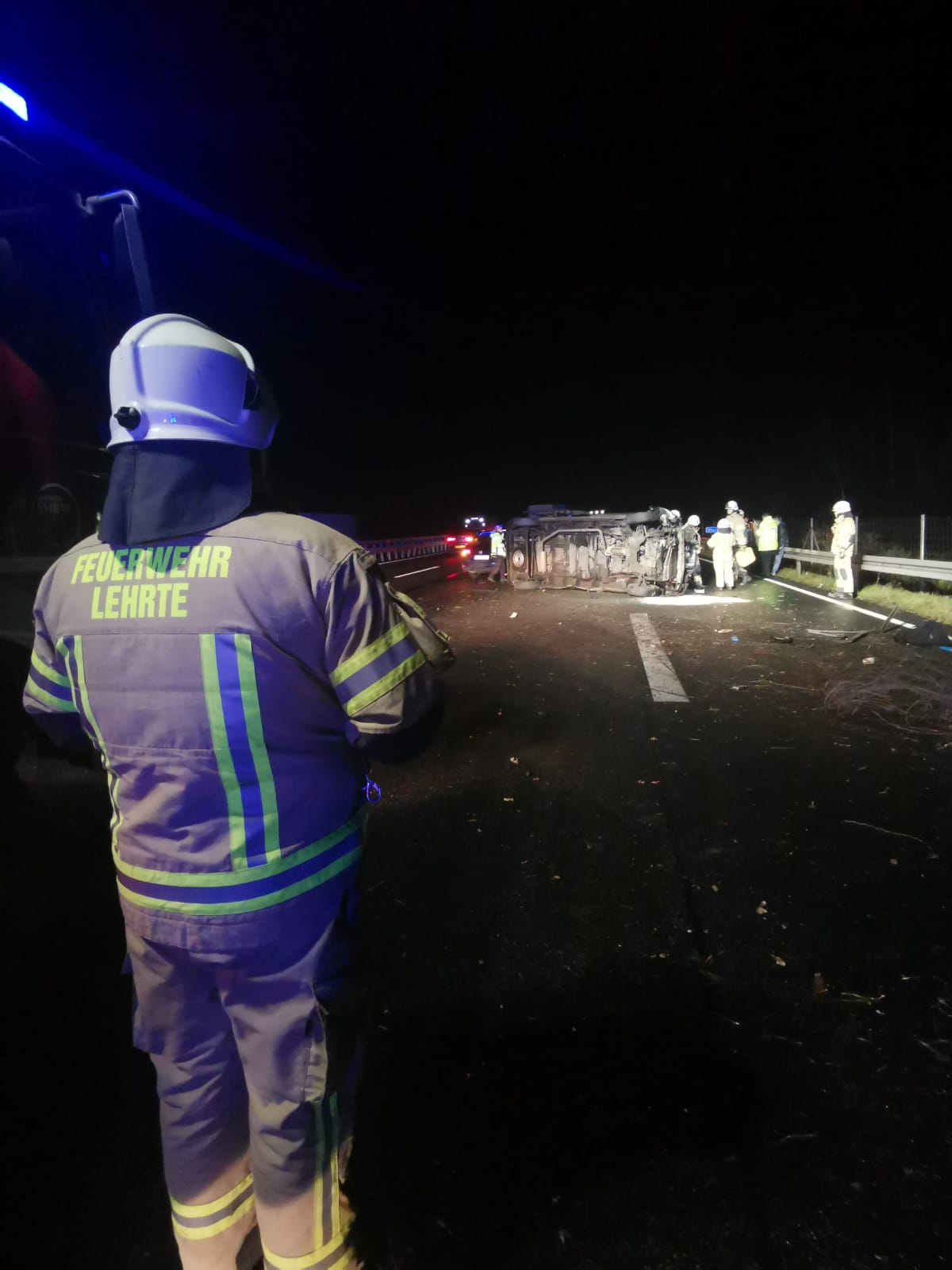 Feuerwehr Lehrte - 2019 12 18 hba1 BAB2 Verkehrsunfall