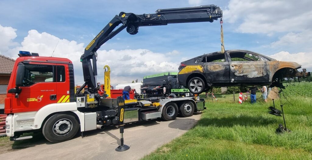 Feuerwehr Lehrte - WLF Kran E Auto