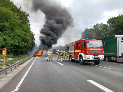 PKW in Vollbrand