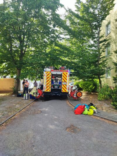 Küchenbrand in Mehrfamilienhaus