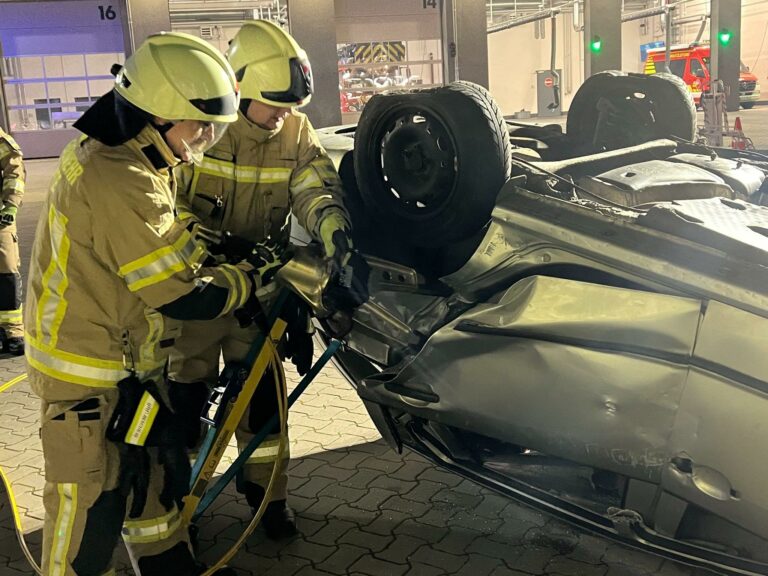 Grundlagenausbildung Unfallrettung 1 - Feuerwehr Lehrte