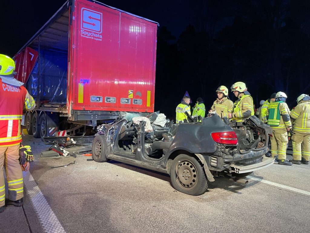 Feuerwehr Lehrte - 1000027941