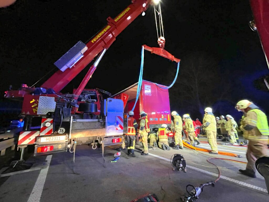 Feuerwehr Lehrte - 1000027945