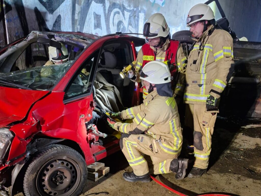 Feuerwehr Lehrte - 20241024 th abschlussuebung zug2 4