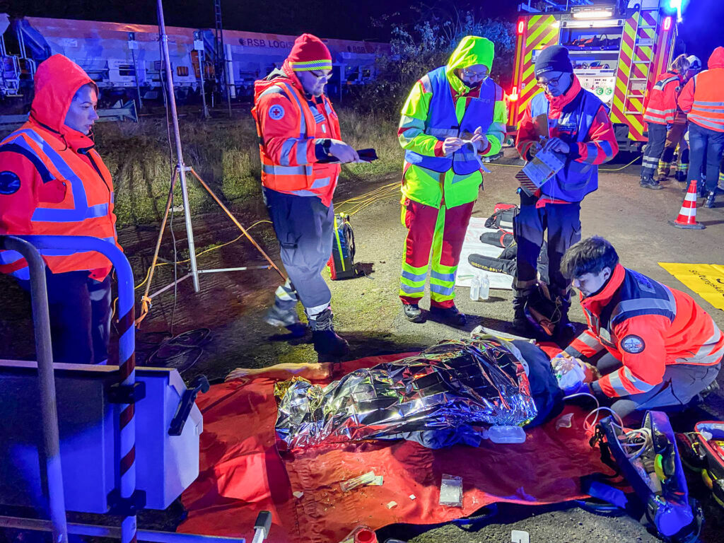 Feuerwehr Lehrte - 20241121 abschlussuebung 17 5