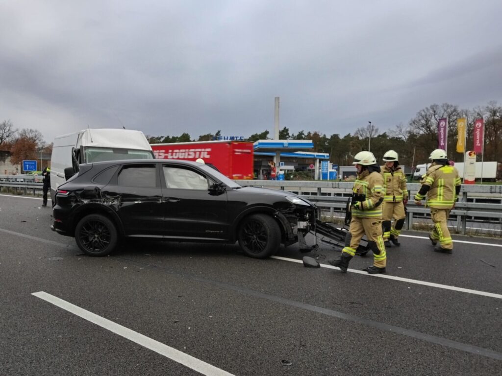 Feuerwehr Lehrte - 20241127 h 1