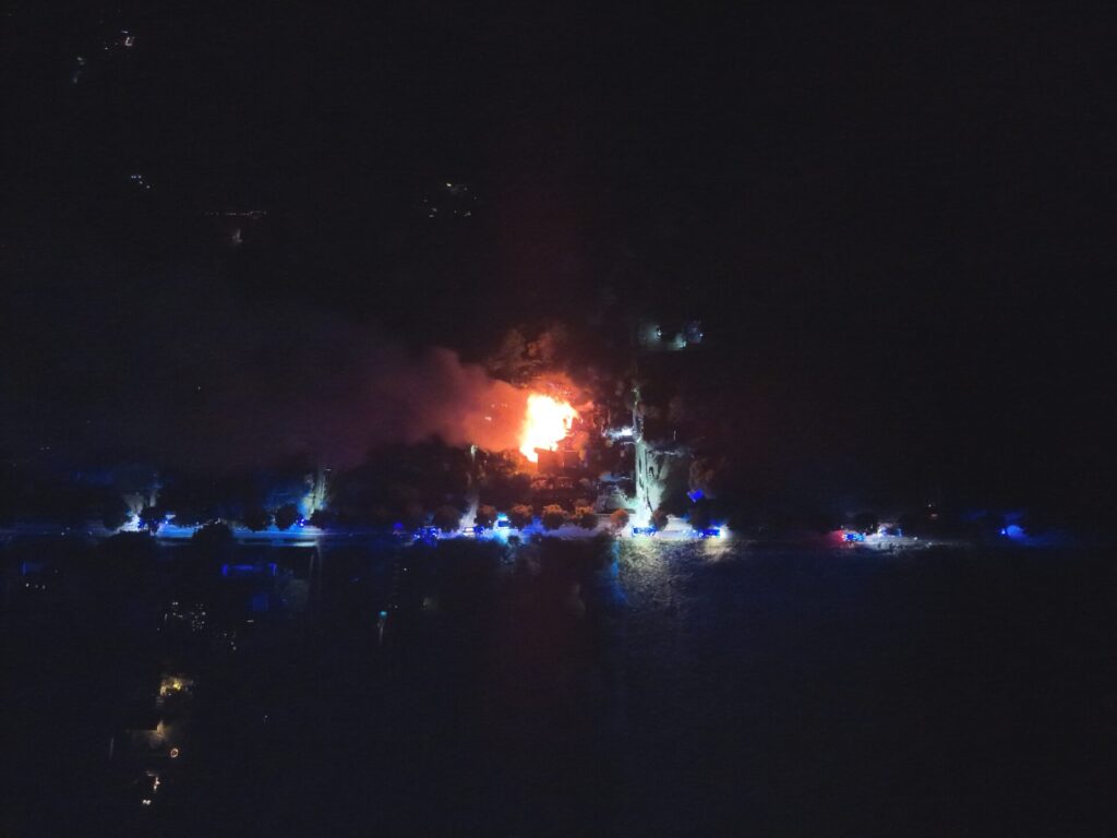 Großbrand in Lehrte: Gartenlaubenbrand fordert unsere Feuerwehrkräfte 5 Feuerwehr Lehrte - DJI 20250709000747 0007 V