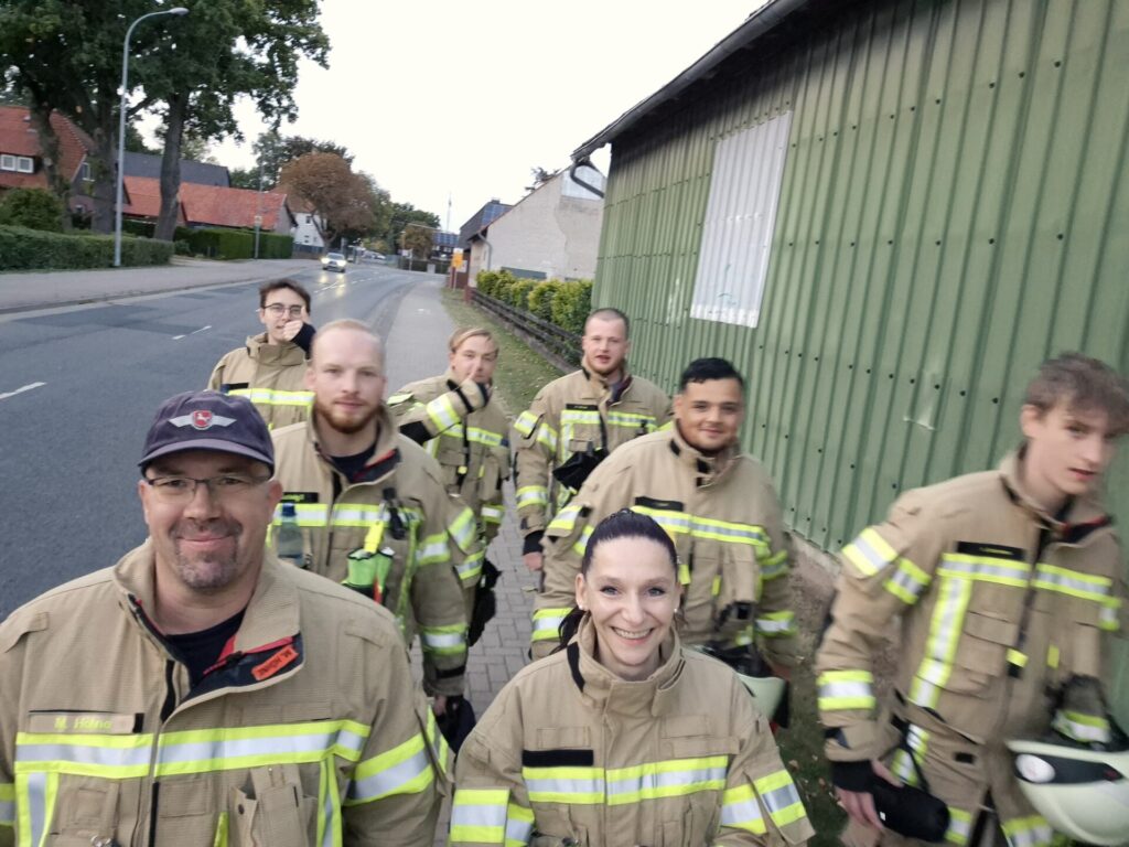 Orientierung, Teamgeist und Spaß: Wir beim Marsch in Gamsen 3 Feuerwehr Lehrte - 090646f1 dc53 44f5 a101 e70147f98fb0