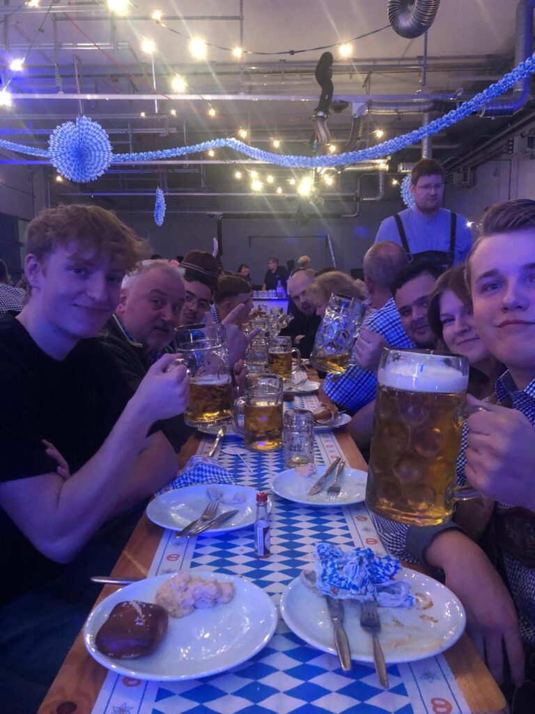 O’zapft is! – Das erste Oktoberfest der Feuerwehr Lehrte war ein voller Erfolg 5 Feuerwehr Lehrte - WhatsApp Image 2025 10 12 at 13.25.40