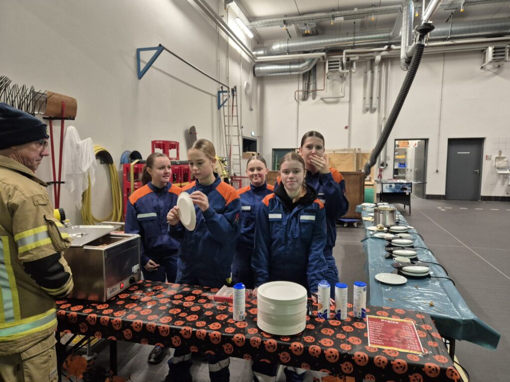 Feuerwehr Lehrte - 20251031 184350