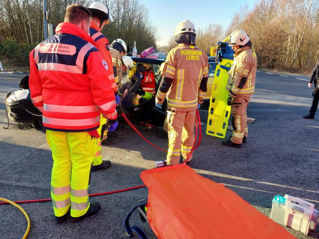 Feuerwehr Lehrte - 20260119 hm1 1