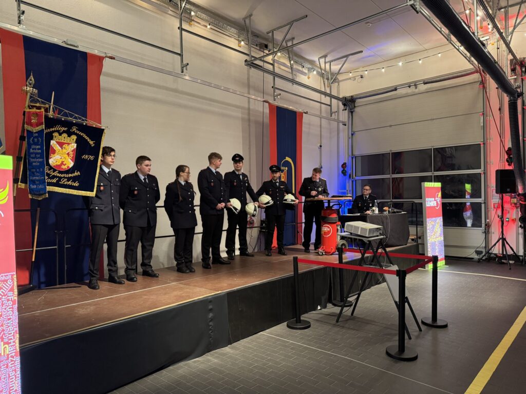 Feuerwehr Lehrte - 20261402 Uebergabe JF3