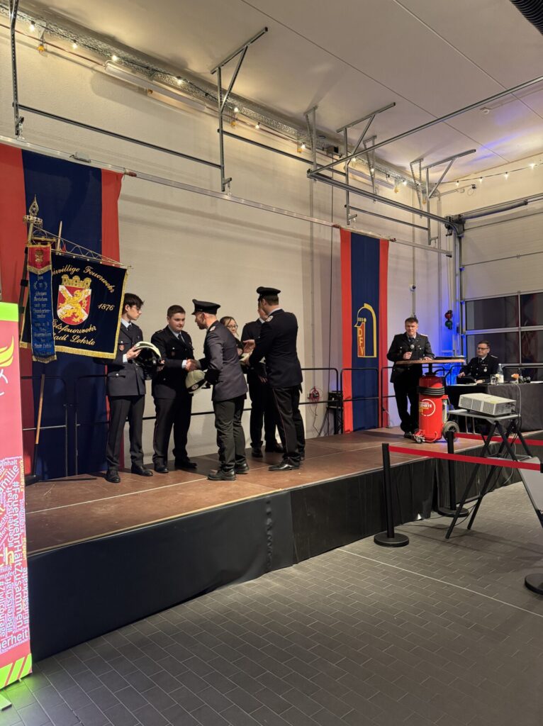 Feuerwehr Lehrte - 20261402 Uebergabe JF4