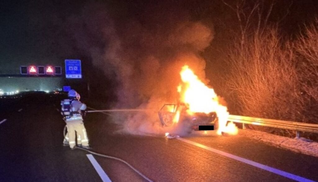 SM0omUwkkpfq8KOrf2I11