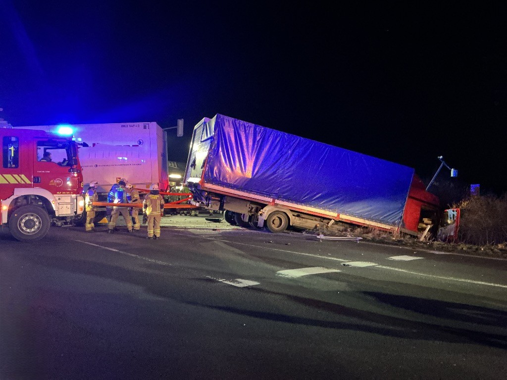 Feuerwehr Lehrte - BBDEZvWACitOolzl1aR5c